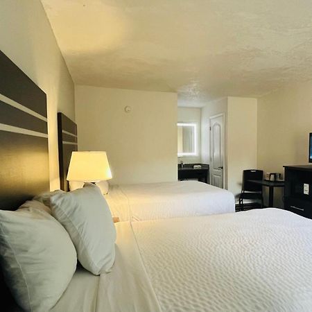 Clarion Inn & Suites Kissimmee-Lake Buena Vista South מראה חיצוני תמונה