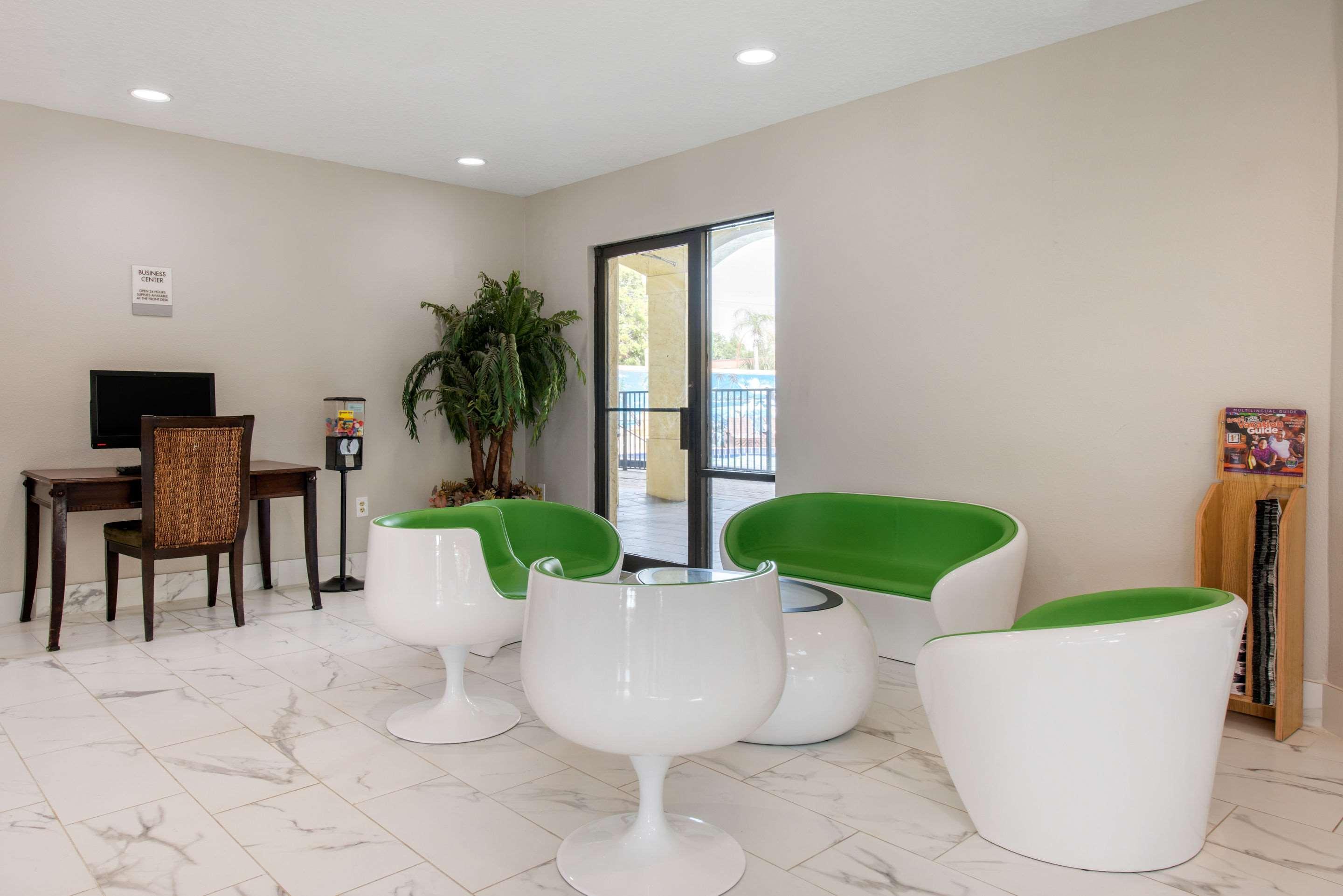 Clarion Inn & Suites Kissimmee-Lake Buena Vista South מראה חיצוני תמונה