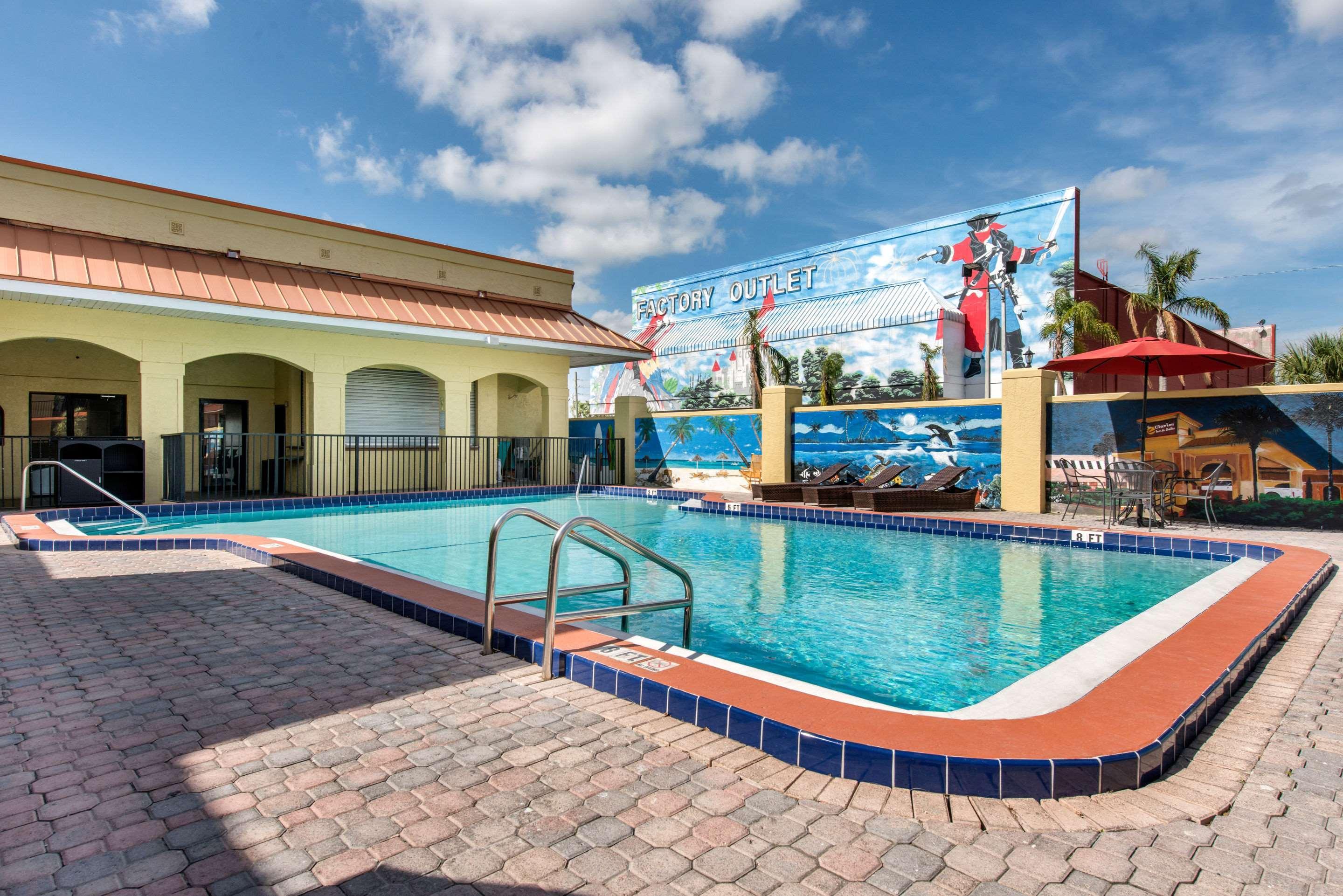 Clarion Inn & Suites Kissimmee-Lake Buena Vista South מראה חיצוני תמונה