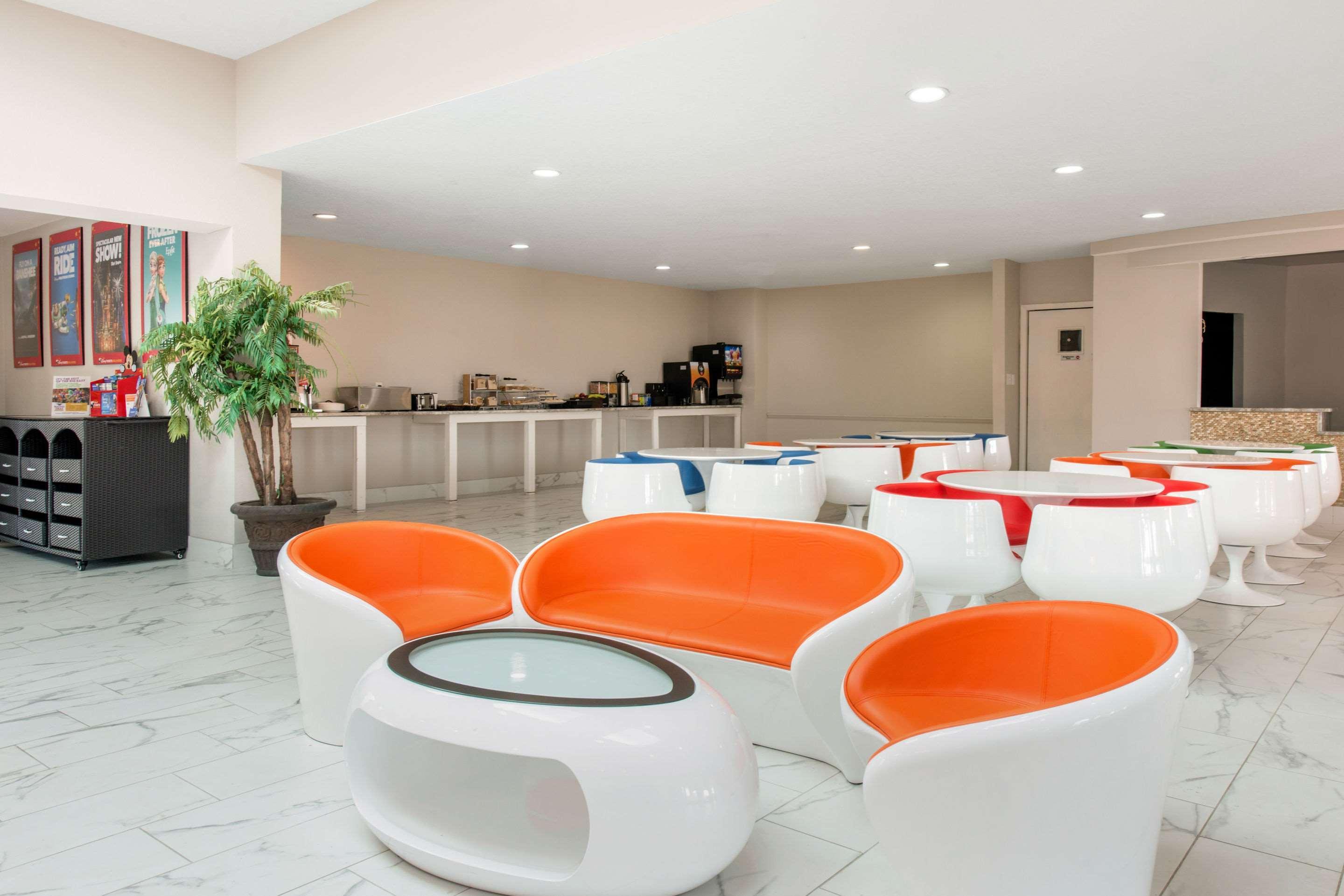 Clarion Inn & Suites Kissimmee-Lake Buena Vista South מראה חיצוני תמונה
