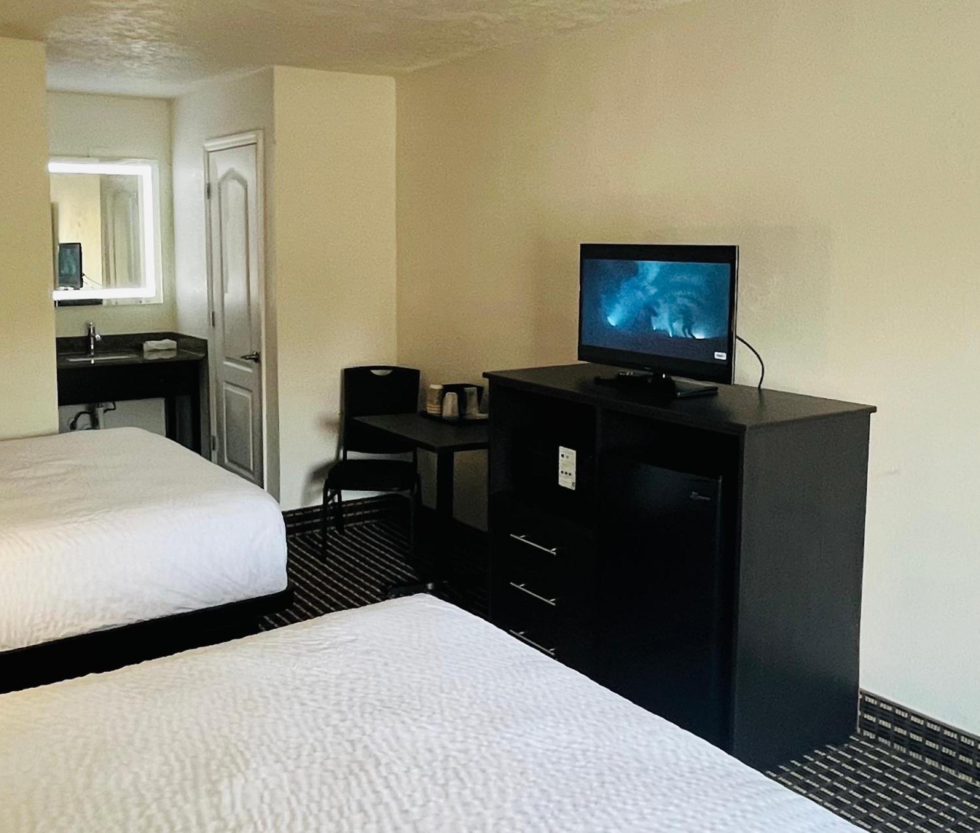 Clarion Inn & Suites Kissimmee-Lake Buena Vista South מראה חיצוני תמונה