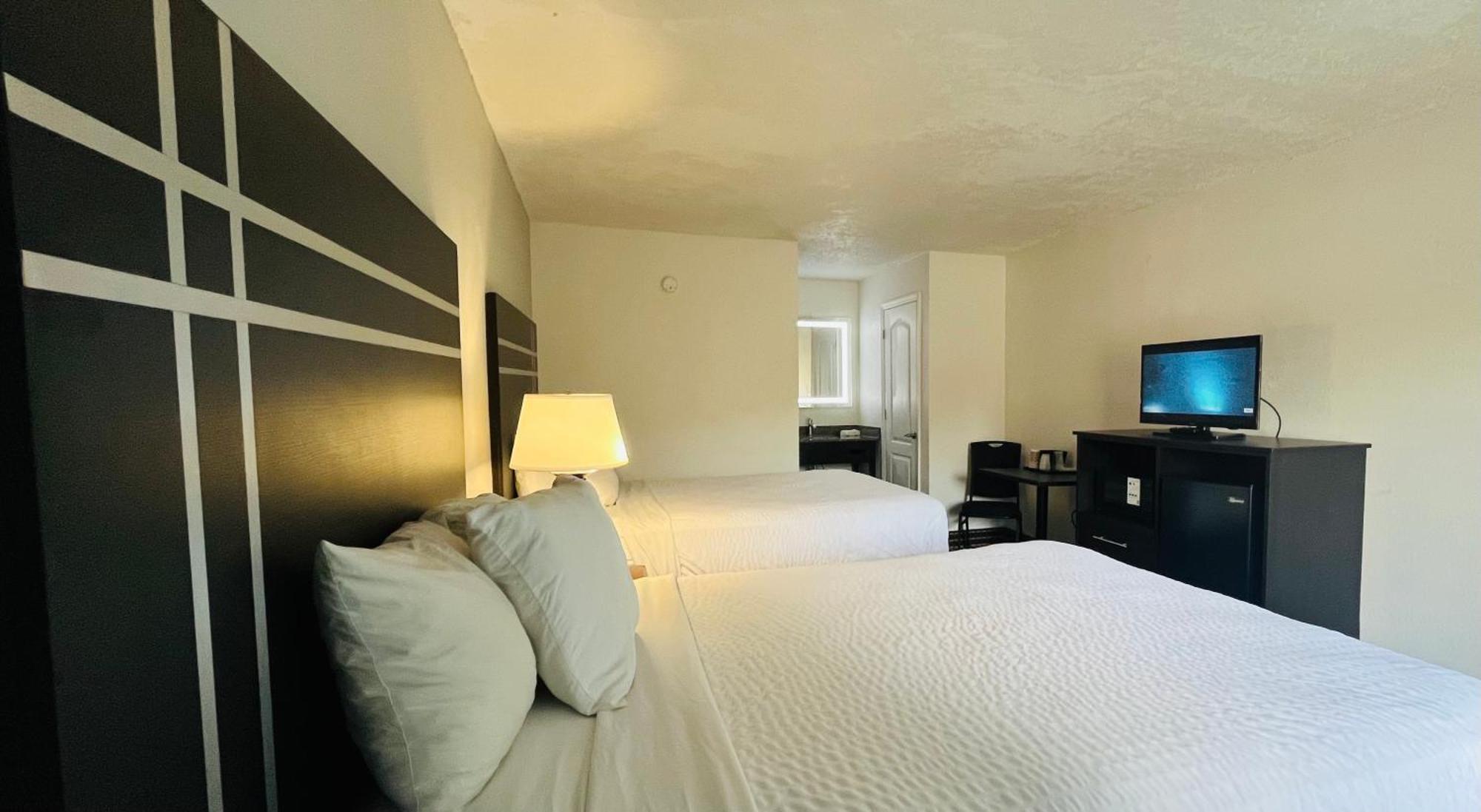 Clarion Inn & Suites Kissimmee-Lake Buena Vista South מראה חיצוני תמונה